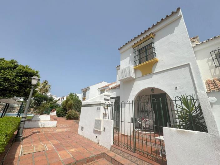 Image No.1-Jumelé de 4 chambres à vendre à Casares