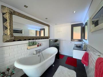 Duquesa-Village-La-Duquesa-Ensuite-Bathroom-1-465