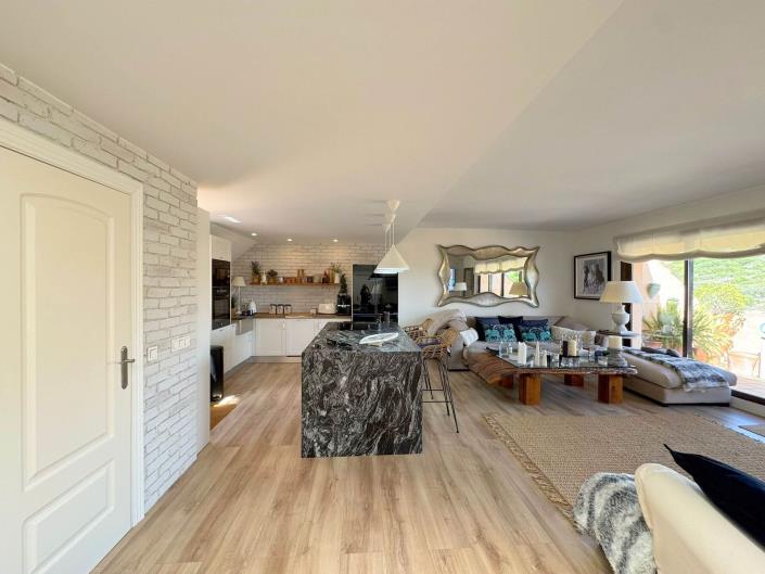 Image No.23-2 Bed Penthouse for sale