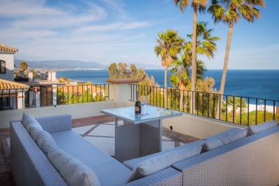 La-Paloma-Villa-La-Duquesa-KIWII-Primary-Bedroom-Terrace