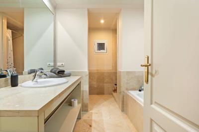 La-Paloma-Villa-Kiwii-504-Bathroom-ensuite