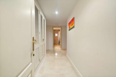 La-Paloma-Villa-Kiwii-504-Corridor