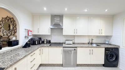 Los-Castillos-La-Duquesa-KIWII-509-Kitchen-2