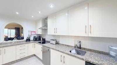 Los-Castillos-La-Duquesa-KIWII-509-kitchen-3