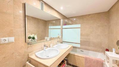 Duquesa-Village-513-KIWII-Real-Estate-Ensuite