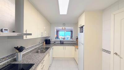 Duquesa-Village-513-KIWII-Real-Estate-Kitchen