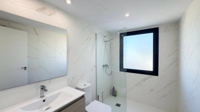 Lotus-Dona-Julia-Family-Bathroom-516-KIWII