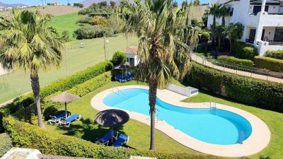 Lotus-Dona-Julia-pool-516-KIWII