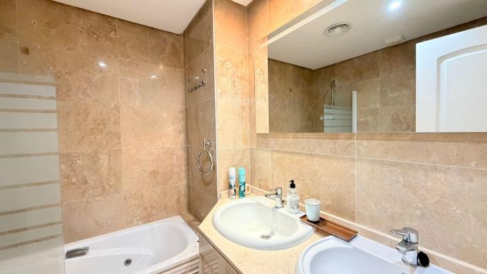 Image No.9-3 Bed Apartment for sale