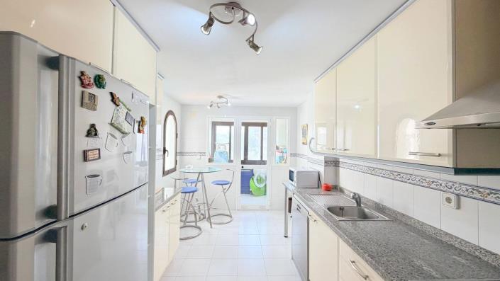 Image No.2-3 Bed Apartment for sale