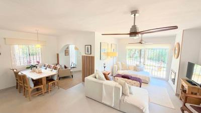 KIWII-Real-Estate-520-Estepona-Villa-details