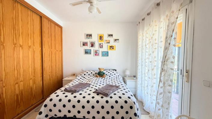 Image No.13-3 Bed Townhouse for sale