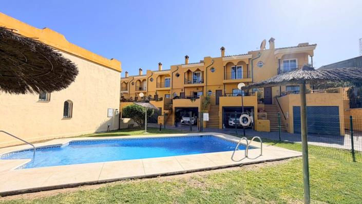 Image No.2-3 Bed Townhouse for sale