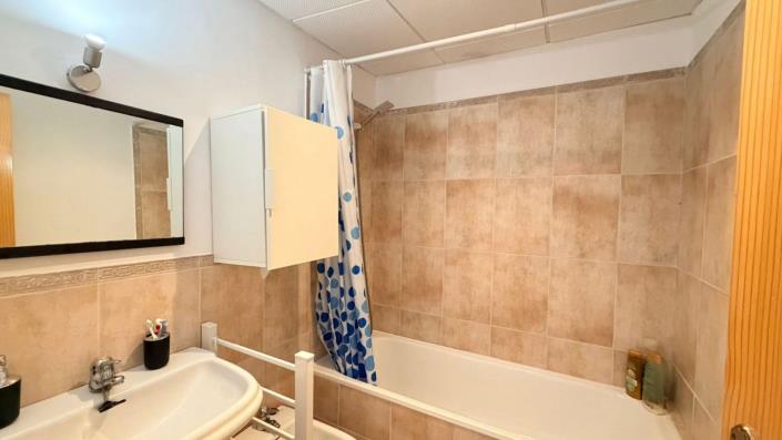 Image No.17-3 Bed Townhouse for sale