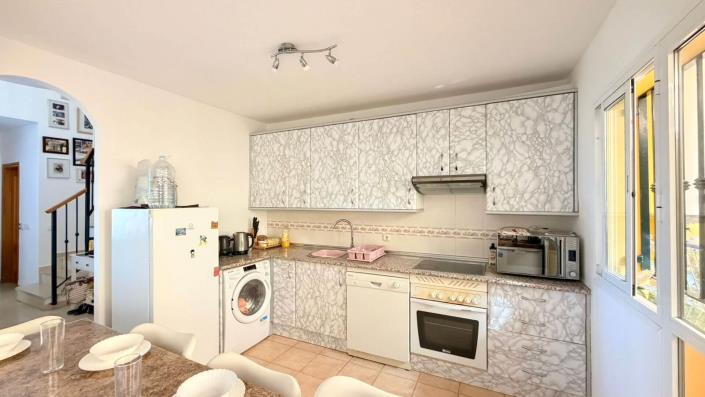 Image No.19-3 Bed Townhouse for sale