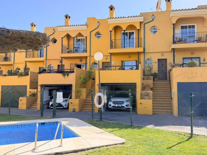 Image No.21-3 Bed Townhouse for sale