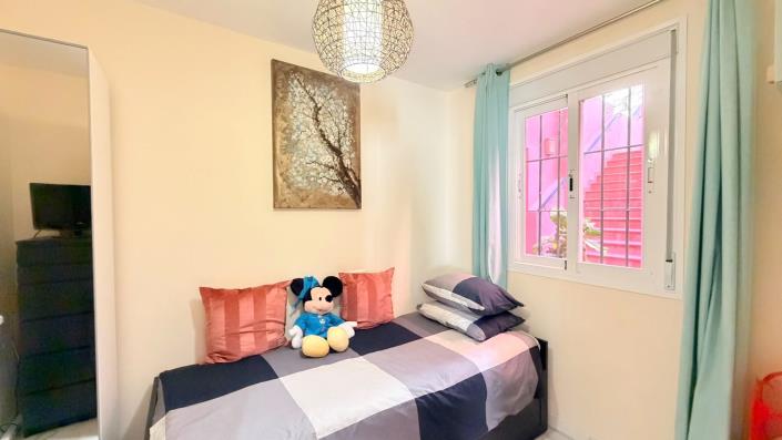 Image No.10-3 Bed Apartment for sale