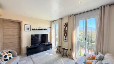Cortijos-Altos-La-Duquesa-Living-Room-2-KIWII-524