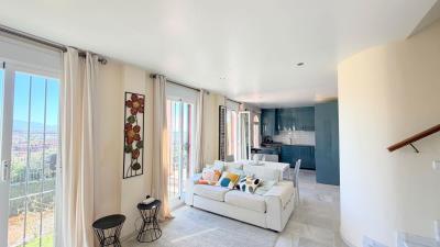 Cortijos-Altos-La-Duquesa-Living-Room-4-KIWII-524