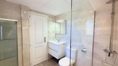 Costa-Galera-Family-Bathroom-KIWII-Real-Estate-528--2-