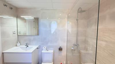 Costa-Galera-Family-Bathroom-KIWII-Real-Estate-528