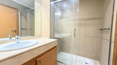 Jardines-del-Mar-Med-Bathroom-1-KIWII-530