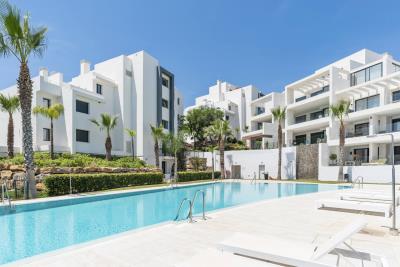 Mirador-del-Golf-Estepona-pool-and-facade-KIWII-532