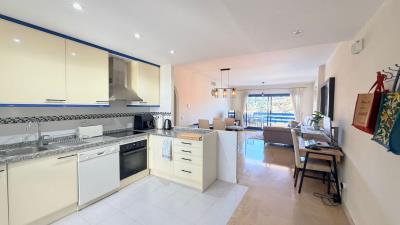Duquesa-Suites-533-KIWII-Real-Estate-Kitchen---Living