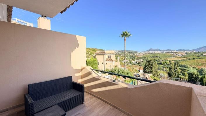 Image No.18-3 Bed Townhouse for sale