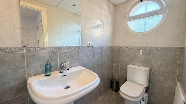 Image No.24-3 Bed Townhouse for sale