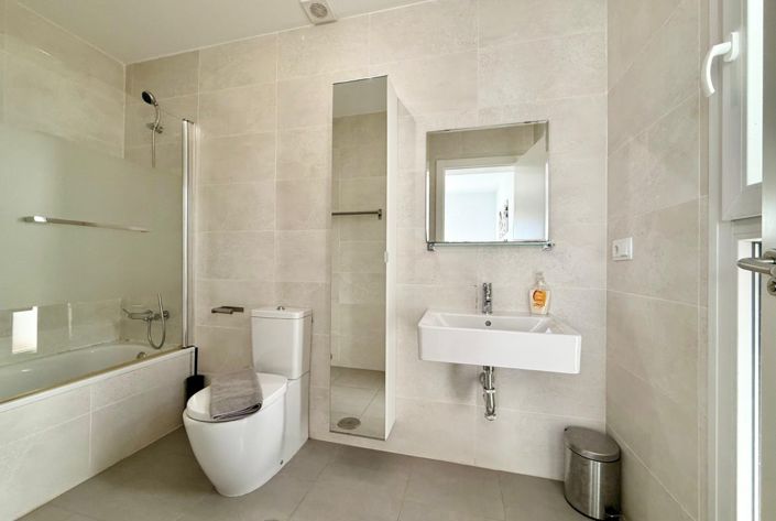 Image No.15-3 Bed Villa for sale