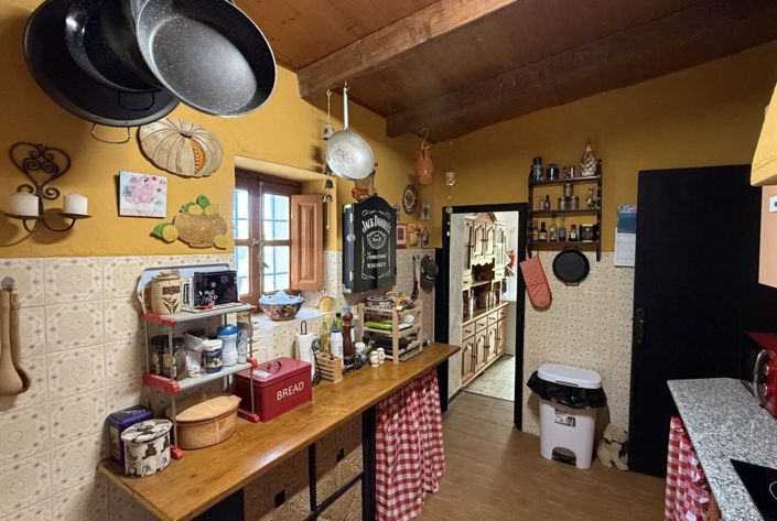 Image No.11-3 Bed Country House for sale