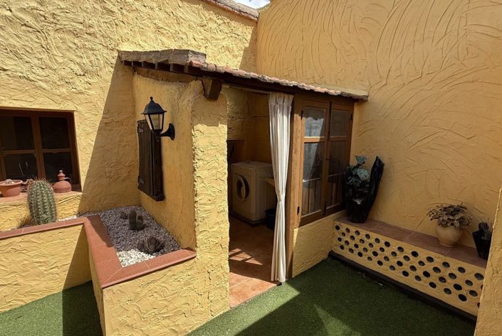 Image No.20-3 Bed Country House for sale