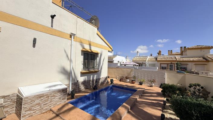 Image No.2-3 Bed Villa for sale