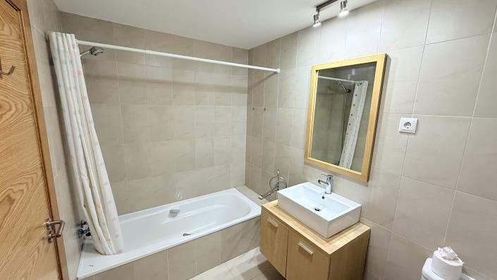 Image No.17-2 Bed Apartment for sale