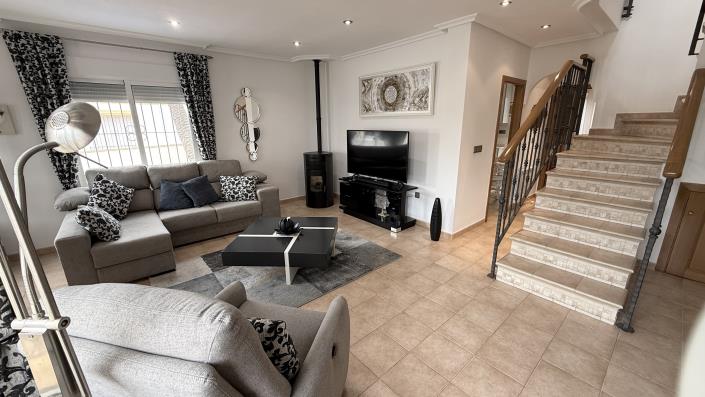 Image No.9-3 Bed Semi-Detached for sale
