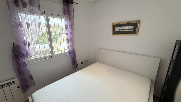 Image No.39-3 Bed Semi-Detached for sale