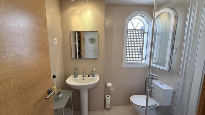 Image No.19-2 Bed Apartment for sale