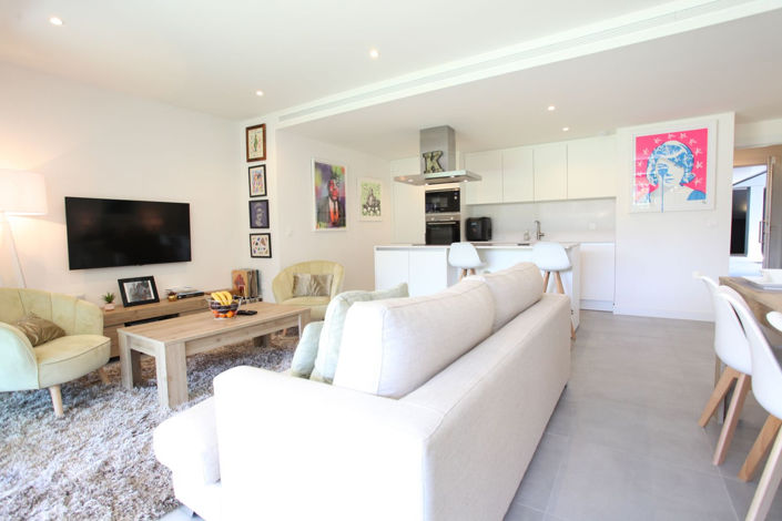 Image No.17-3 Bed Property for sale