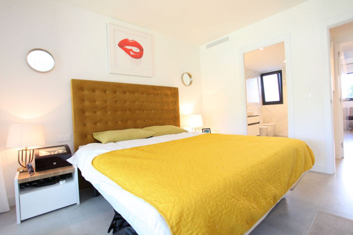 Image No.24-3 Bed Property for sale