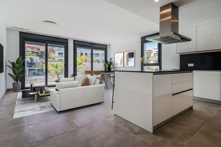 Image No.1-3 Bed Property for sale