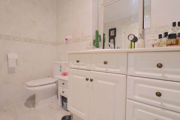 Image No.23-2 Bed Property for sale