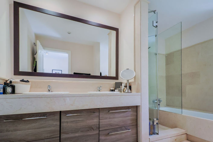 Image No.14-2 Bed Property for sale