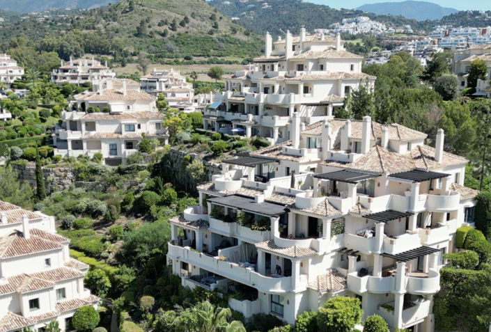 Image No.20-2 Bed Property for sale