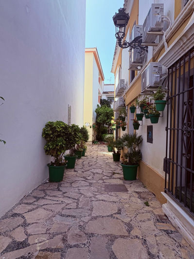 Image No.14-2 Bed Property for sale