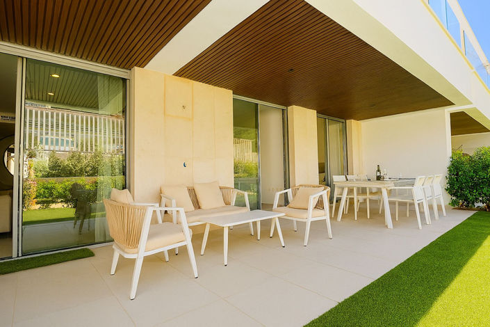 Image No.14-3 Bed Property for sale