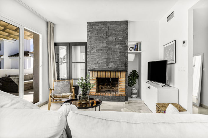 Image No.11-3 Bed Property for sale