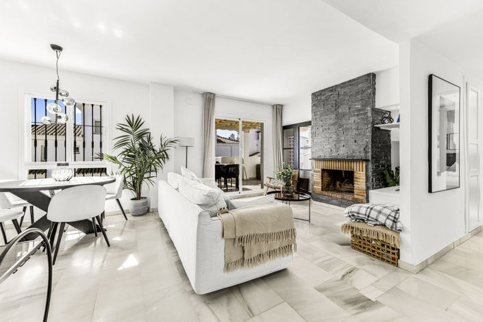 Image No.12-3 Bed Property for sale