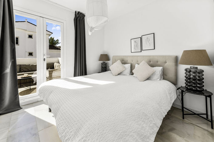 Image No.4-3 Bed Property for sale