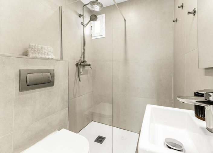 Image No.8-3 Bed Property for sale